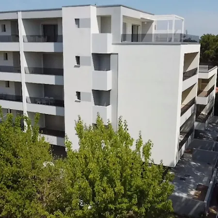 Coastal With Two Spacious Terraces * Bibione